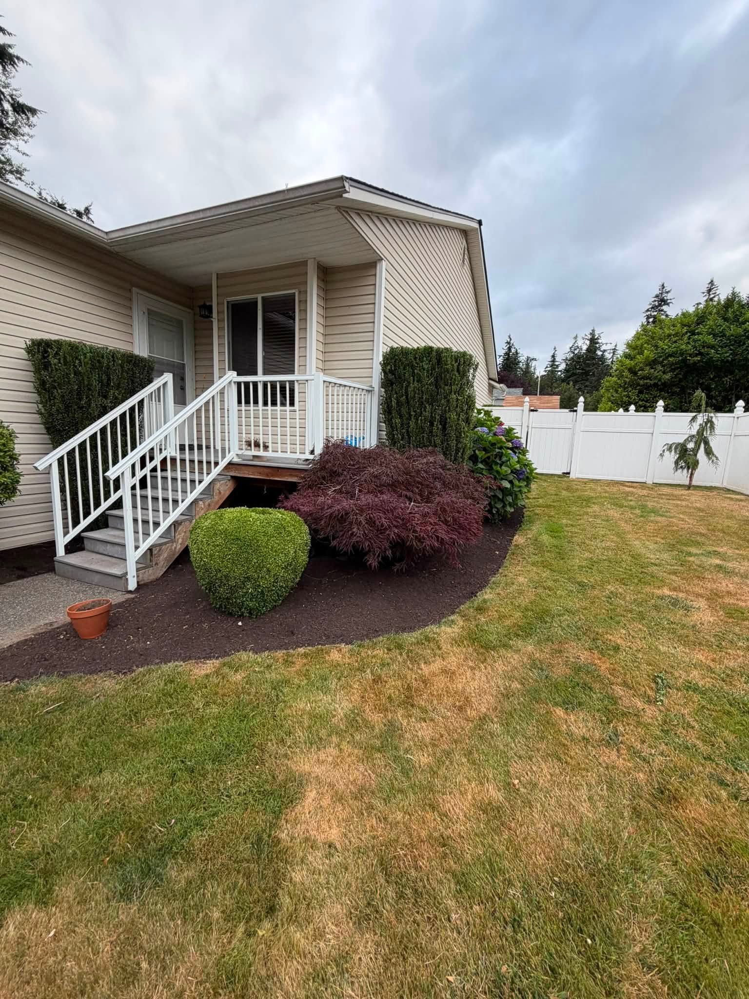 Hardscape and Fence Services by Brownstone L&H