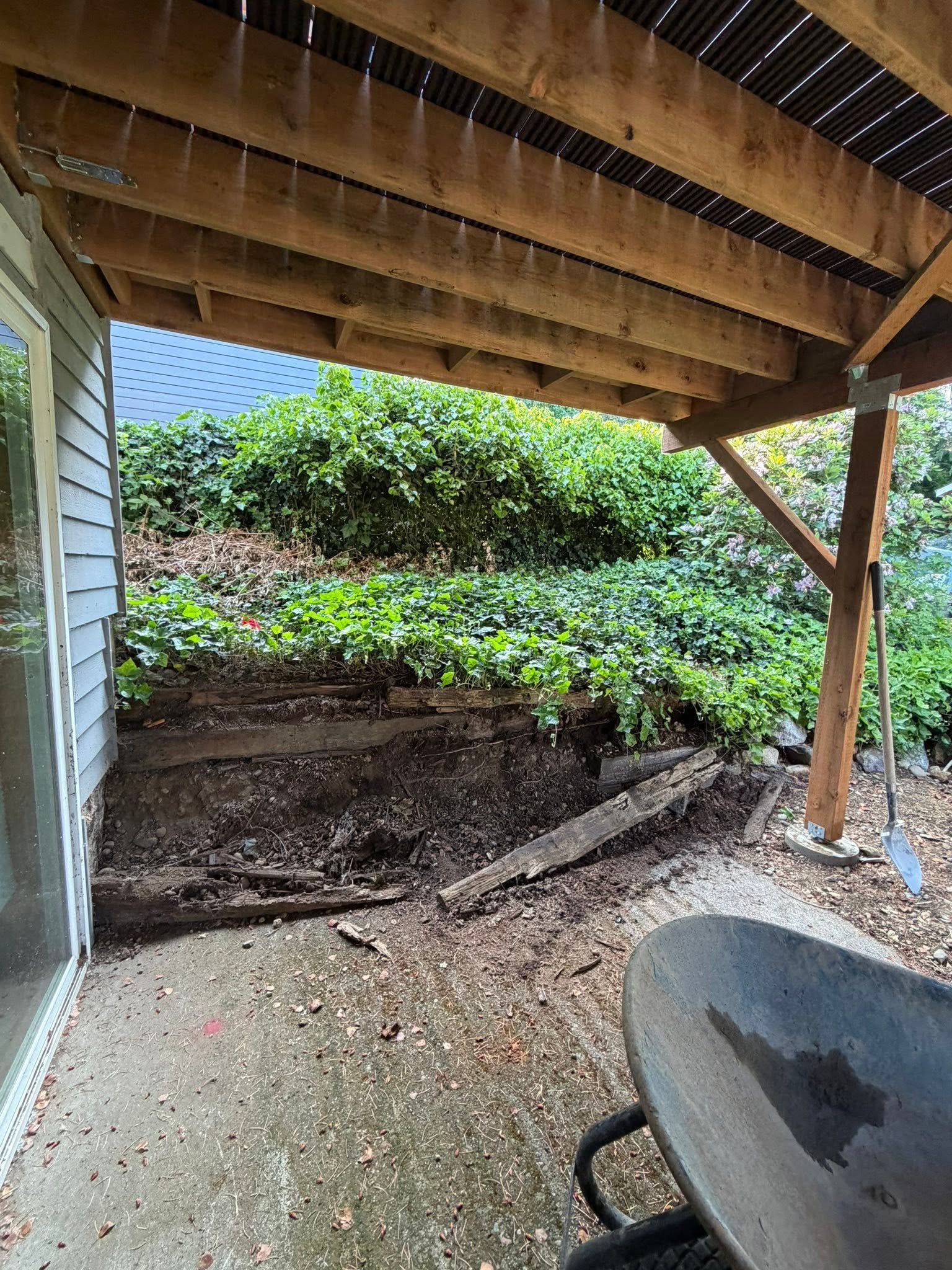Hardscape and Fence Services by Brownstone L&H
